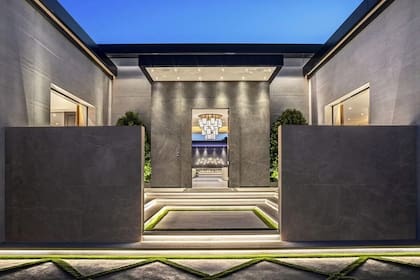 La otra propiedad en venta de Kylie Jenner se encuentra en Holmby Hills