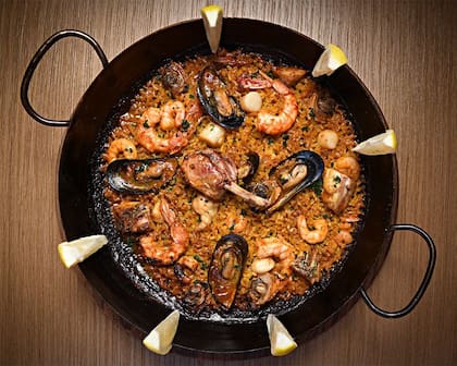 La paella es uno de los platos más pedidos en Casa Victoria. Instagram/@casavictoriasanpedro