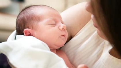 La palabra "aya" es un sinónimo para niñera