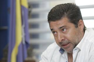 Para Angelici, la negociación por Gómez es una puja entre dos modelos deportivos