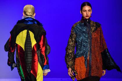 La paleta de tonos primarios signó la presentación de Lino Villaventura