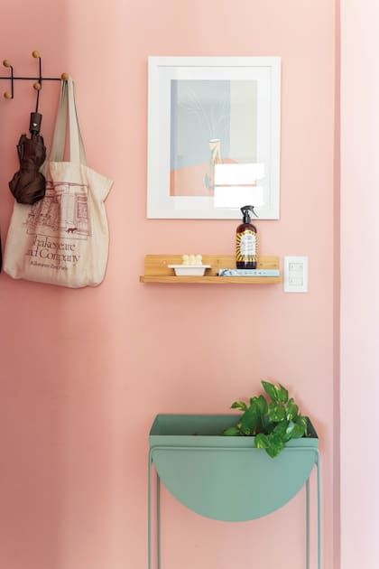 La paleta del rosa pastel aporta suavidad al ambiente