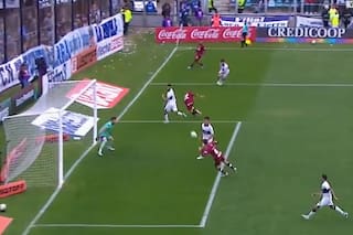 Un golazo de palomita para darlo vuelta en siete minutos (y con suplentes): Lanús sorprendió a Gimnasia