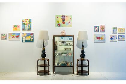 "La vida de las pinturas", la muestra de Paola Vega que quedó aislada dentro de la galería Calvaresi