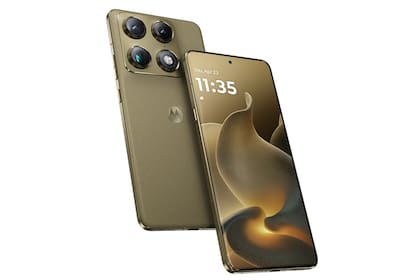 La pantalla de 6,8 pulgadas del Motorola Signature es apenas curva en los cuatro costados; tiene una tasa de refresco hasta 165 Hz y 6200 nits de pico de brillo máximo