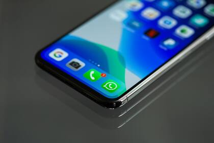 La pantalla de inicio del celular puede modificarse con los programas launcher (FOTO: PEXELS)