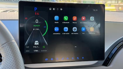 La pantalla es de 10,1 pulgadas
