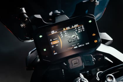 La pantalla TFT es de 5 pulgadas