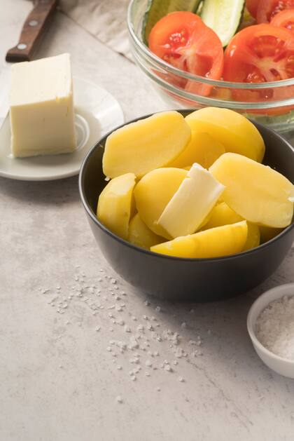 La papa se puede usar en puré, sopas, guisos, ensaladas, entre otras comidas (Foto ilustrativa: Freepik)