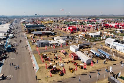 La parcela se encuentra ubicada al lado del Tecnódromo Mario Bragachini, "convirtiéndose en una dupla ideal de contenidos técnicos sobre las últimas tendencias para la agroindustria"