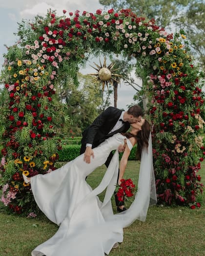 La pareja celebró su boda en una estancia de Luján en 2024 (Foto: Instagram @samtrottierr)