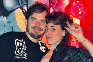 La pareja de Benja Rojas fue acusada de "borrar" a Camila Bordonaba de un video y salió al cruce (Foto: Instagram @teodeliinesias)