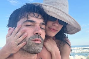 Las fotos con las que Lali y Pedro Rosemblat anunciaron que se casan