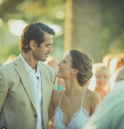 La pareja dio el sí luego de dos años de iniciar el vínculo