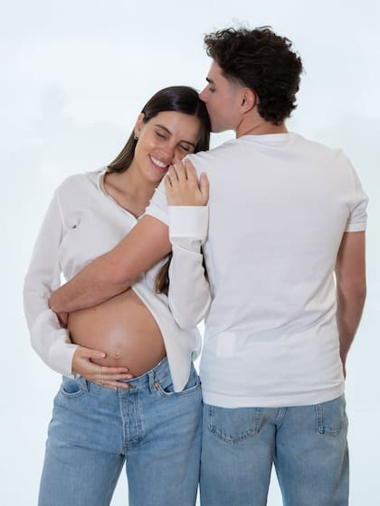 La pareja eligió el nombre Amadeo para su hijo (Foto: Instagram @juliaanalvarez)