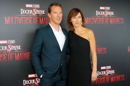La pareja en la alfombra roja de Doctor Strange en el multiverso de la locura en Nueva York
