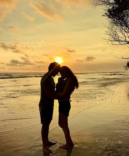 La pareja en la playa, uno de sus lugares favoritos, junto a River