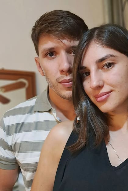 La pareja fue encontrada muerta en dos departamentos a cuadras de distancia en Rosario, Santa Fe