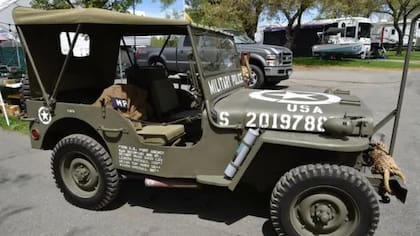 La pareja heredó recientemente un Jeep americano de 1942