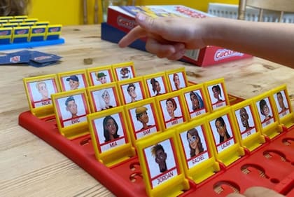 La pareja inventó el popular "¿Quién es Quién?".