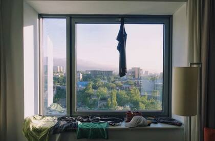 La pareja puso a secar su ropa en un hotel en Kazajistán