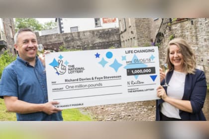 La pareja resultó ganadora de la lotería de Reino Unido en dos ocasiones en siete años