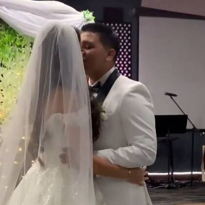 La pareja se casó luego de que la joven migrante se mudara a EE.UU.