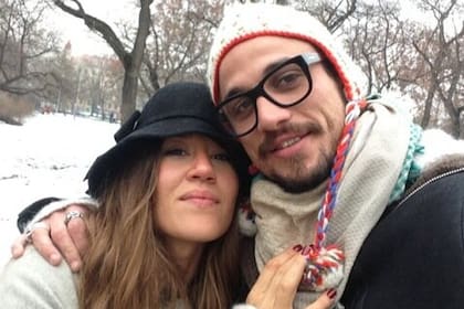 La pareja se defiende desde el otro continente