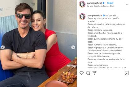 La pareja se dejó ver en las redes sociales de una forma muy romántica