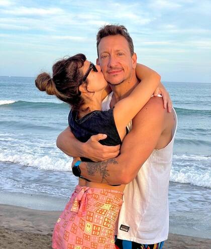 La pareja se mostró muy enamorada en las playas de Mar del Plata durante el mes de enero