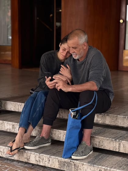 La pareja se mudó en 2020 y poco a poco aprendieron a vivir en convivencia pese a los prejuicios