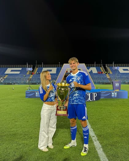 La pareja se muestra muy consolidada en redes (Foto: @emmaramirezz_)