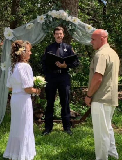 La pareja sintió una señal del más allá que bendijo su amor (Foto: The Sun)