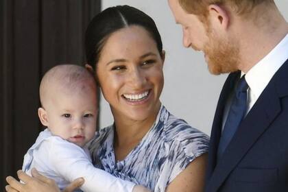 La pareja teme por la seguridad de su familia, después de que el Palacio de Buckingham les retirara la protección