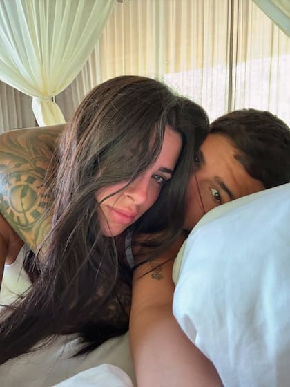 La pareja tuvo una mini luna de miel (Instagram @valucervantes)