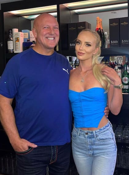 La pareja viaja con frecuencia y lucen totalmente enamorados