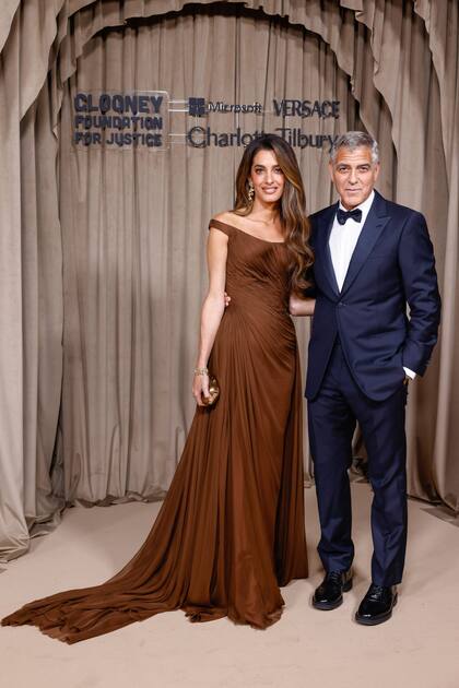 La pareja viajó a Londres apenas unos días después de su aparición en la alfombra roja del Festival de cine de Nueva York, en el que Clooney presentó su próxima película, Jay Kelly, el 29 de septiembre