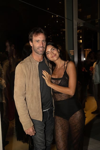 La pareja viene de celebrar el triunfo de La Natividad en la final del Abierto de Polo de Palermo, donde Pieres se consagró campeón por segundo año consecutivo. Zaira, por su parte, coronó un 2024 de mucho trabajo