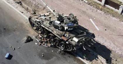 La parte de arriba de los tanques es la menos protegida, por lo que se ha convertido en un blanco de los misiles