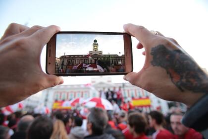 La pasión por el Superclásico invade las calles de Madrid