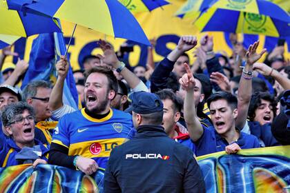 La pasión por el Superclásico invade las calles de Madrid