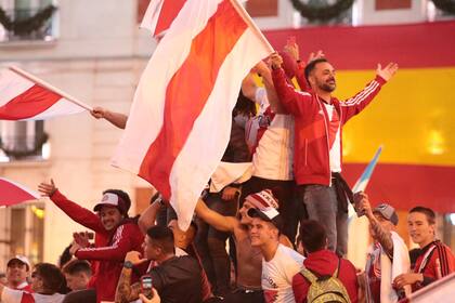La pasión por el Superclásico invade las calles de Madrid