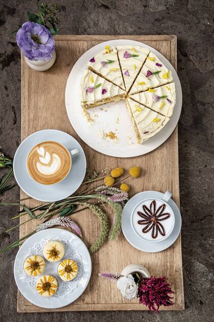 La pastelería de Chula Gálvez revaloriza la función de las flores en la respostería