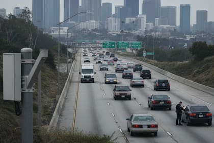 La Patrulla Fronteriza expandió su programa secreto de vigilancia, que utiliza lectores de patentes y algoritmos para marcar vehículos como "sospechosos" y alimentar una "operación de inteligencia doméstica"