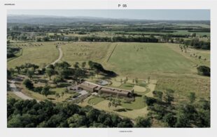 La Paz tiene dos canchas de golf, una de polo, 20 hectáreas para caballos, un hotel y un restaurante, además del barrio de campo.