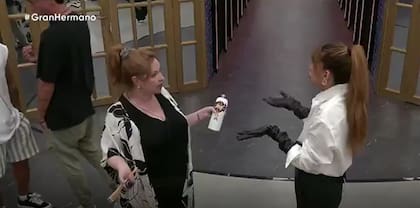 La pelea entre Andrea y Solange se desató por el presupuesto para la comida y la intención de la segunda de no comprar carne