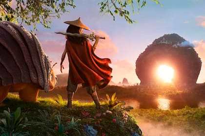 La película animada Raya y el último dragón será estrenada el 5 de marzo de manera simultánea en cines y en Disney+