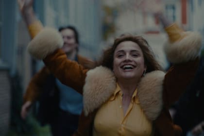 La película cuenta con mucha dinámica, sentido del humor y sensibilidad el bautismo de fuego de su protagonista, interpretada por la actriz alemana Mala Emde con gracia, convicción y una vitalidad que transforma en anecdótico el dato de su diferencia de edad con el personaje