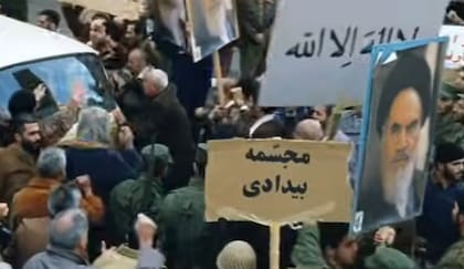 La película está ambientada a fines de 1970 durante la Revolución Islámica