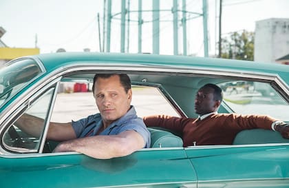 La película recrea una época de odio a través de la amistad entre el pianista negro Don Shirley y su chofer blanco Tony Lip